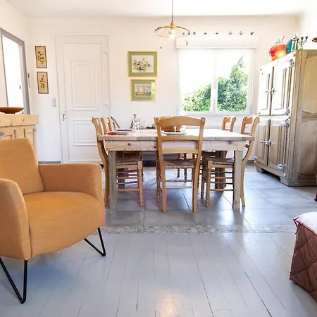 Holiday home La Ruee Vers L'aure