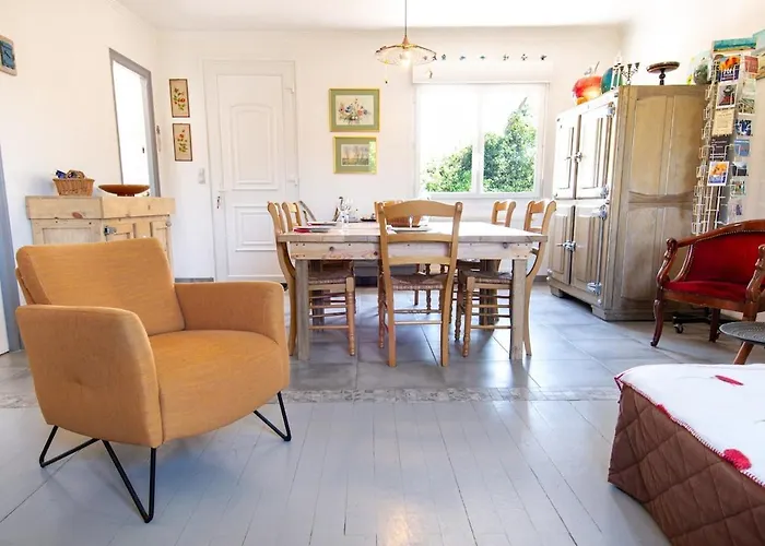 Holiday home La Ruee Vers L'aure